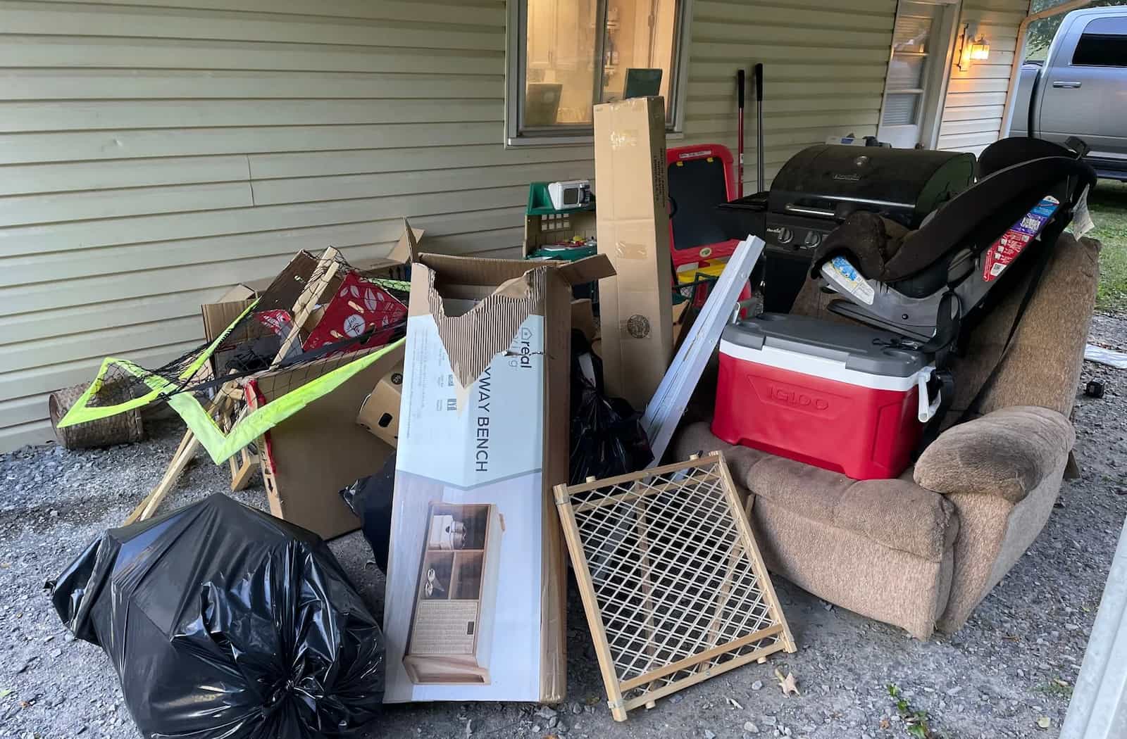 FAST & AFFORDABLE JUNK REMOVAL IN CHATTANOOGA, TN HAUL AWAY GUY